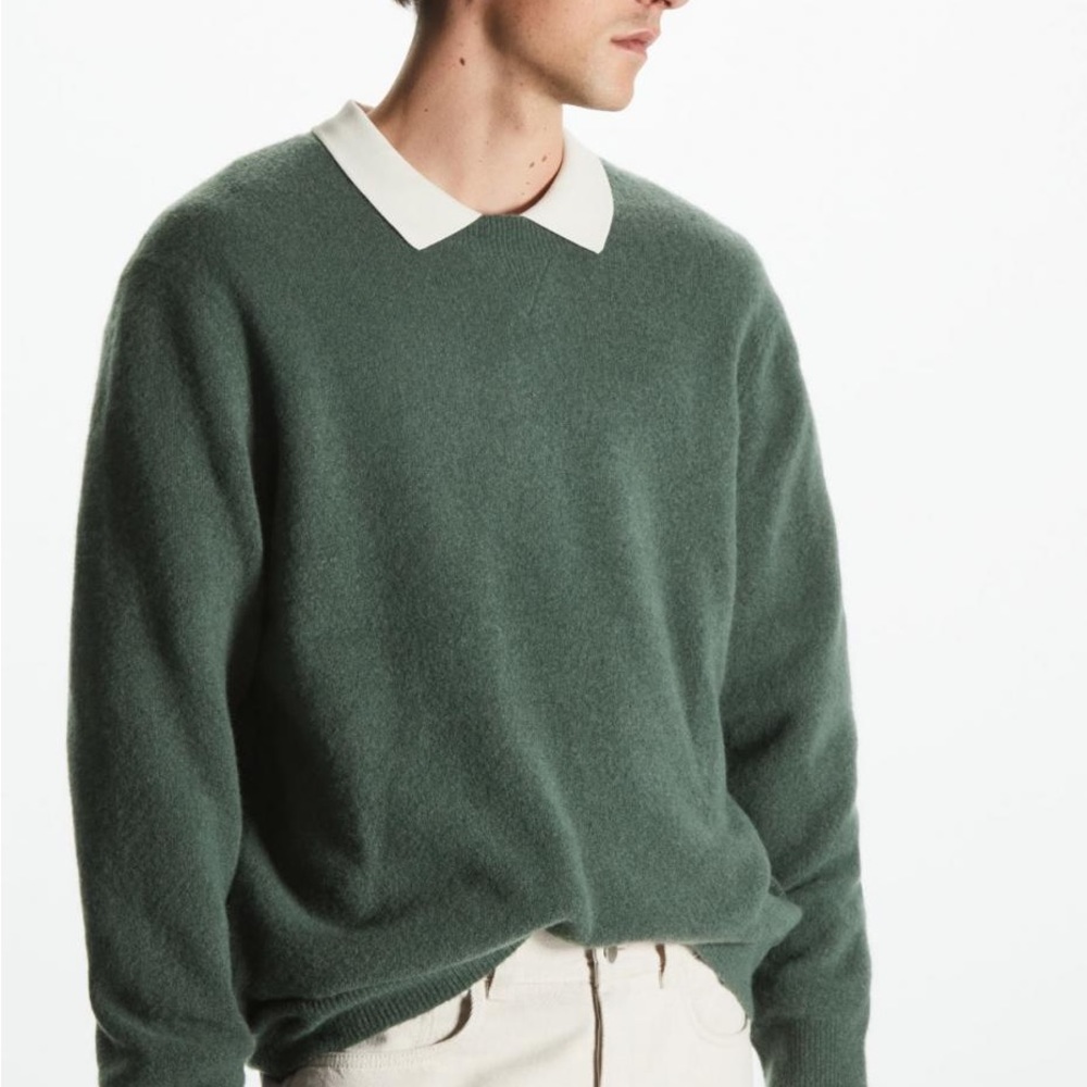 COS Men’s Green Relaxed Wool Sweater Medium